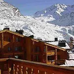 Apartahotel Val 2400 4*