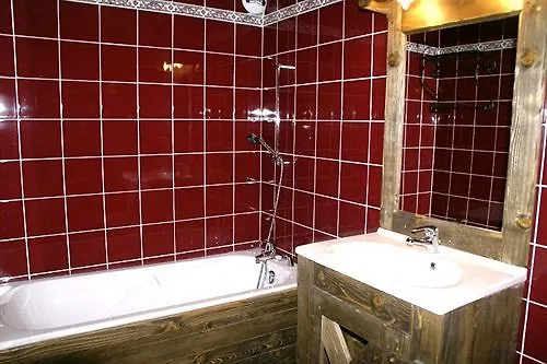 Val 2400 Apartahotel 4*